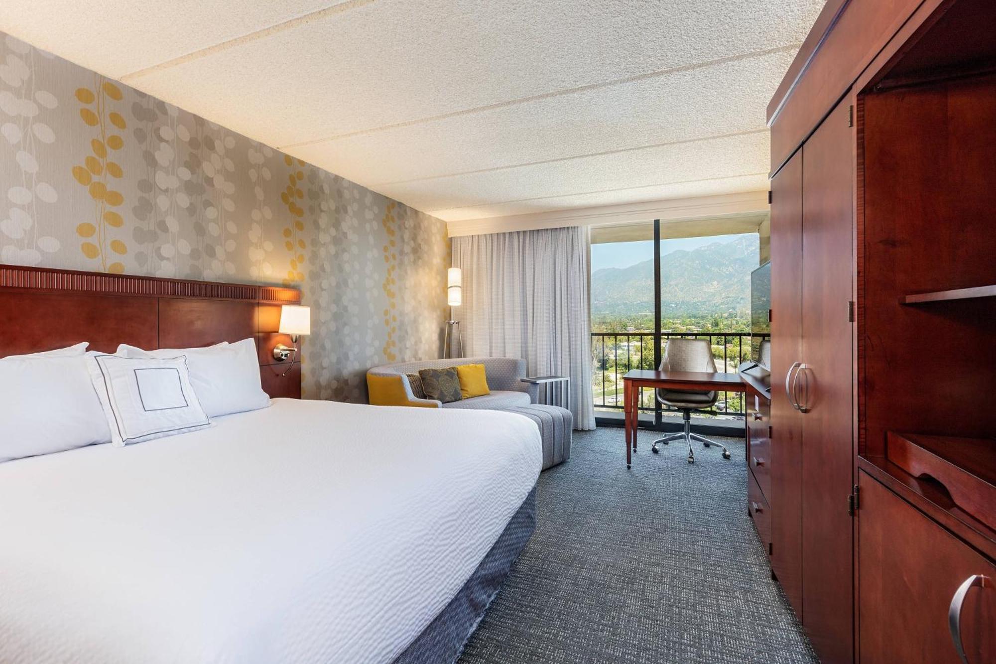 Courtyard By Marriott Los Angeles Pasadena/מונרוביה מראה חיצוני תמונה